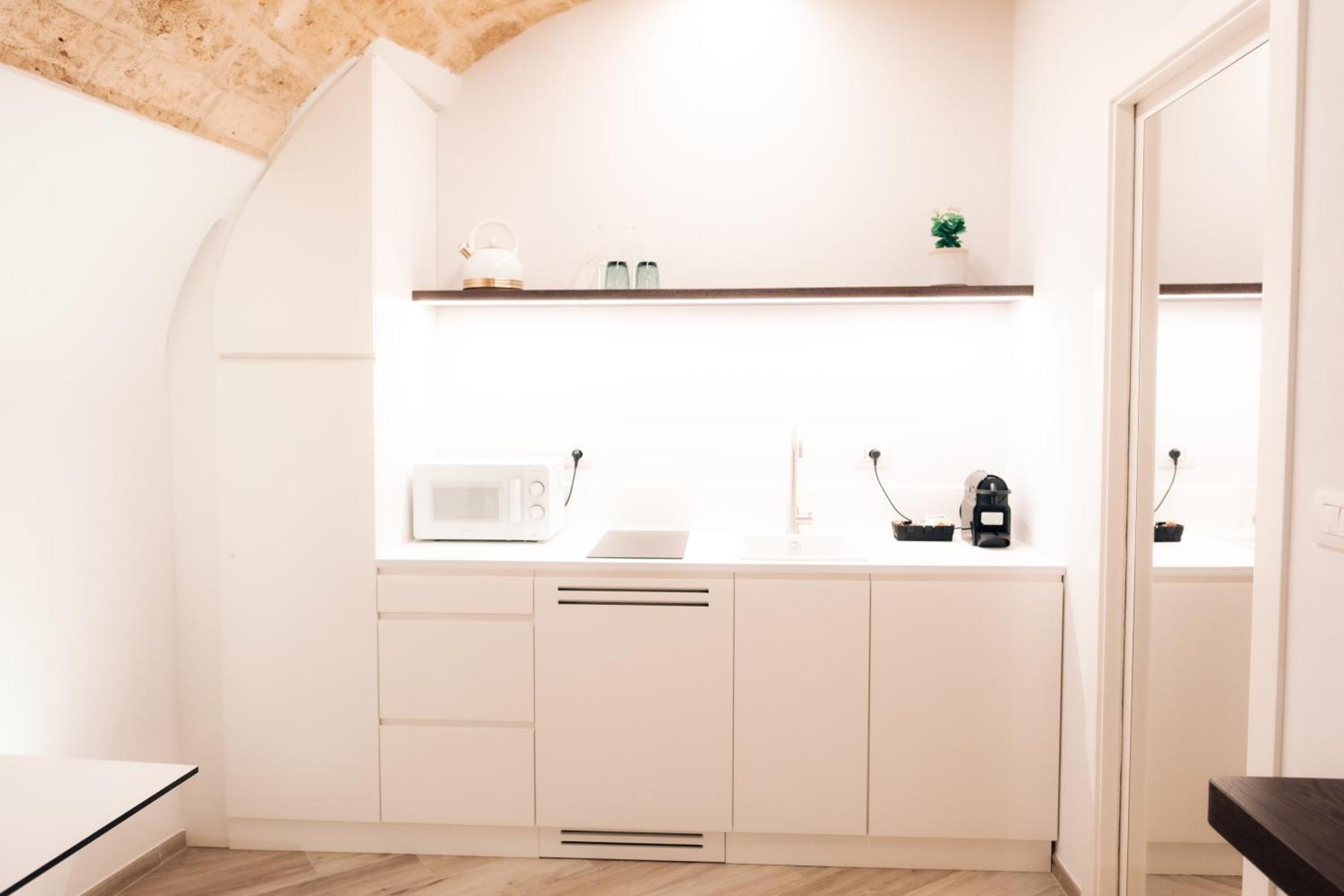 בארי Timeless Apulian Luxury Suite מראה חיצוני תמונה